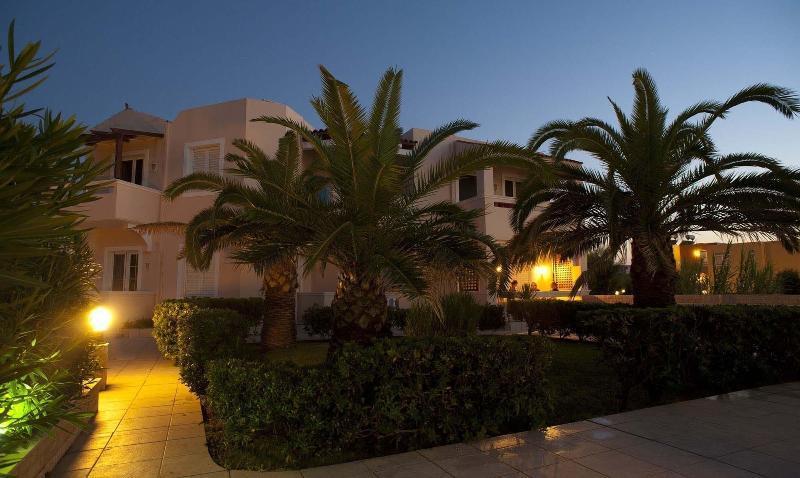 Hotel Caretta Beach Gerani  Ngoại thất bức ảnh